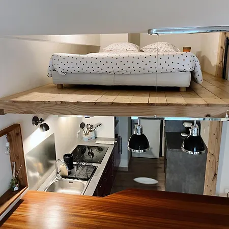 דירה House